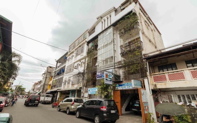 RedDoorz near Mckinley Hill Taguig