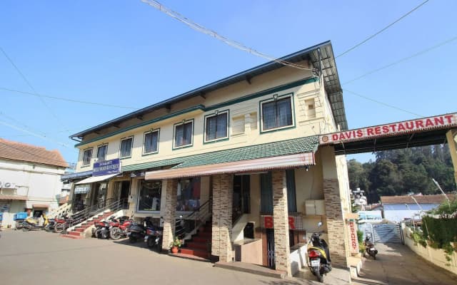 OYO 10950 Hotel Hills Palace