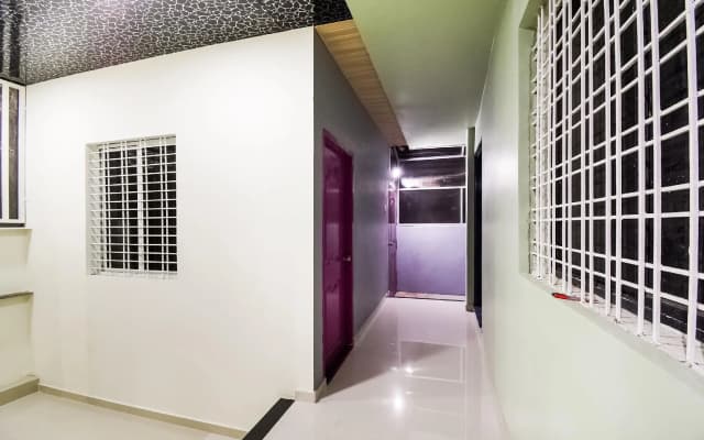 OYO 73738 Hotel Center City