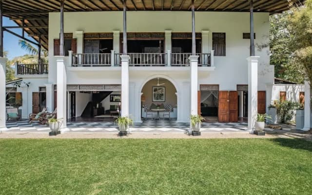 Lovely Lakeside Villa With Large Pool Poolside Dining