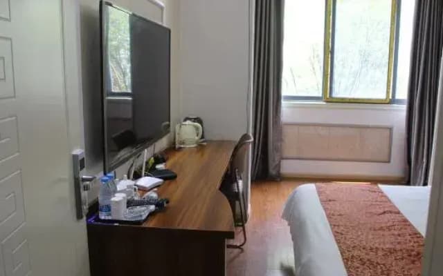 Changshun Jinglong Express Hotel