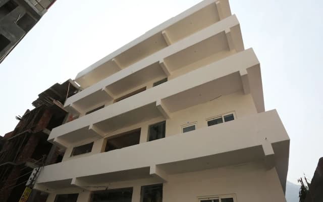 Capital O 35665 Yamnotri Retreat