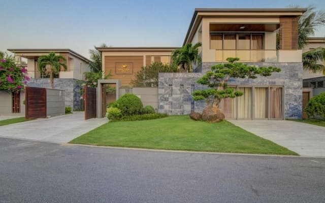 The Five Villas