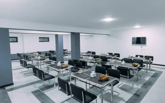 White Hotel (Вайт)