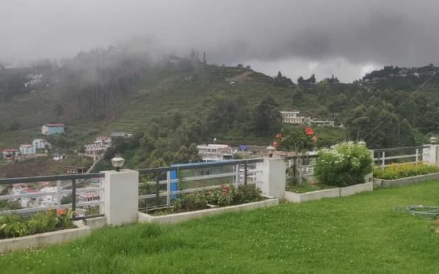 Guru Vela Homestay