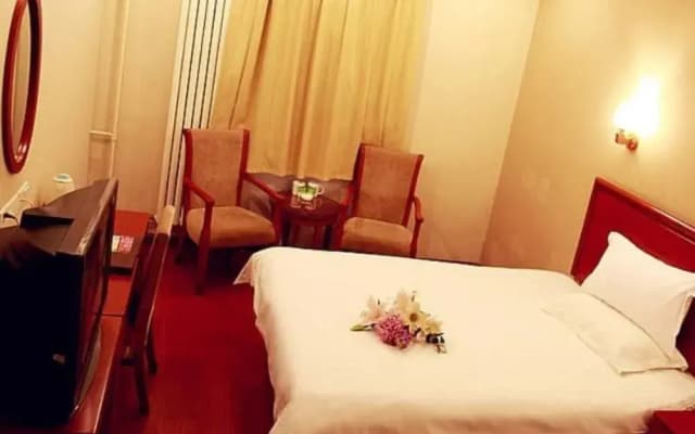 GreenTree Inn Jinan Daming Lake Hotel