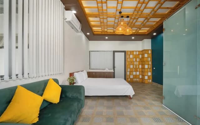 N to M House