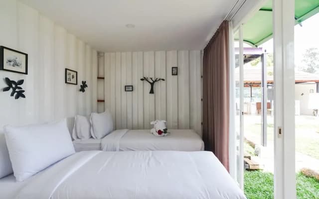 Container Smart Stay (CSS)