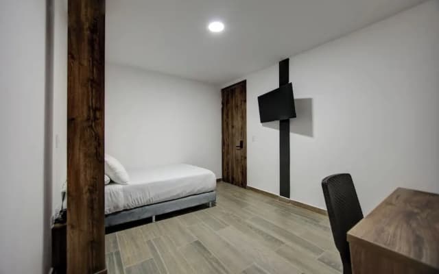 XLiving Host & Rooms