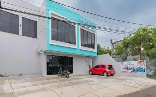 RedDoorz Plus @ La Asiana Guest House
