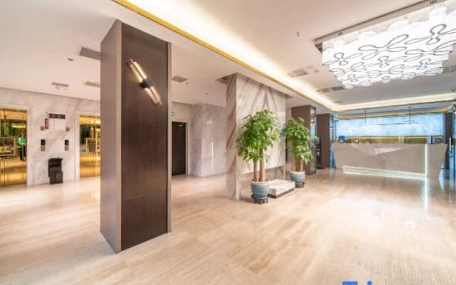 Rezen Hotel Yining Global Harbor Liuxing Street