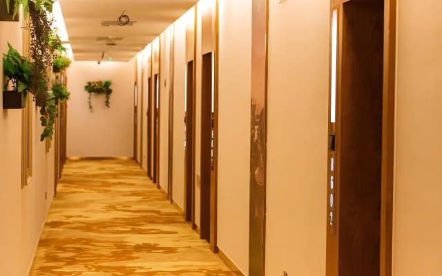 Lanzhou Junhe Hotel (Xiguan Metro Station)