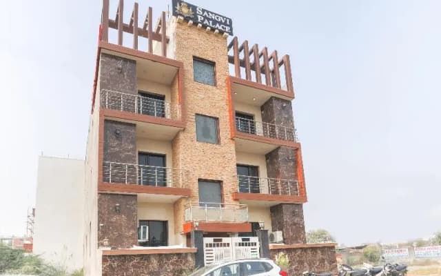 Collection O 50154 Sangvi Palace