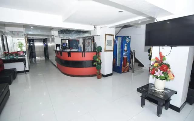 OYO 894 Cosmo Hotel P Campa Manila