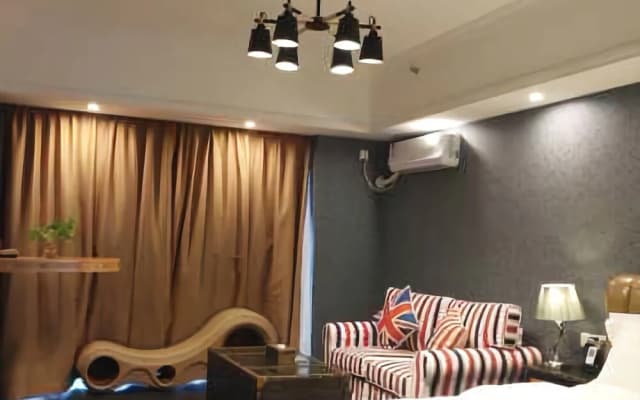 Youth Sunshine Hotel