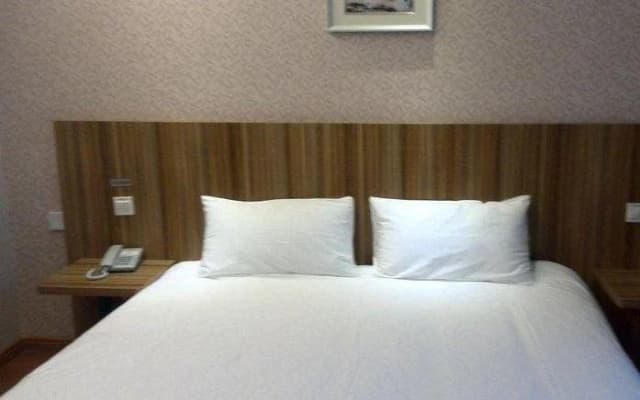 Eaka 365 Hotel Xingtang Xiqiaotou Branch