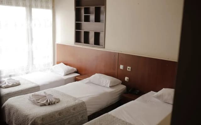 Otel Unlu