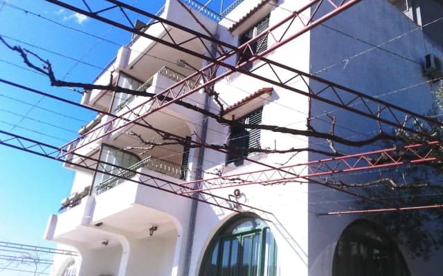 Hoxha rooms