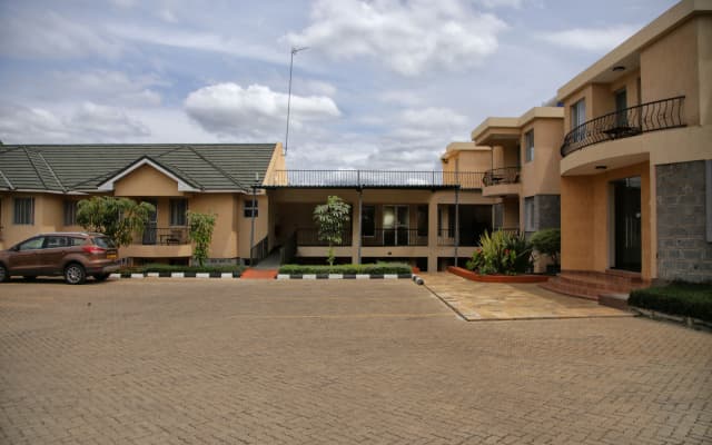 Longview Suites