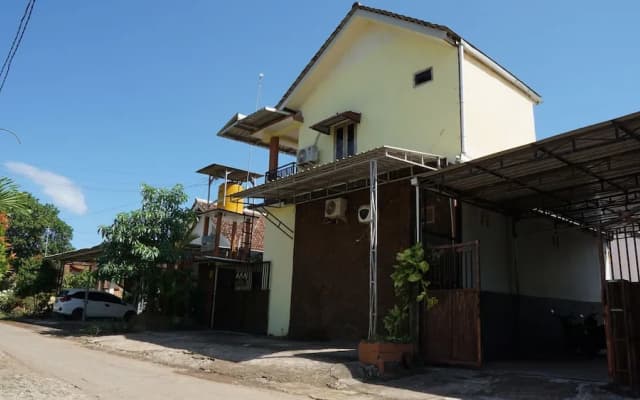 Hotel O Coconut Island Homestay & ResortNearPantai Pulau Merah