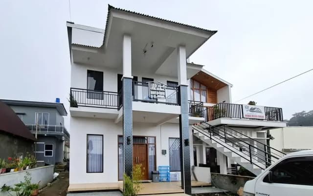 Labella Homestay 2 Syariah RedPartner near 0 KM Dieng