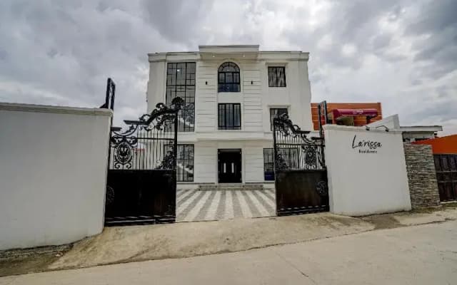 OYO 90164 La'rissa Residence