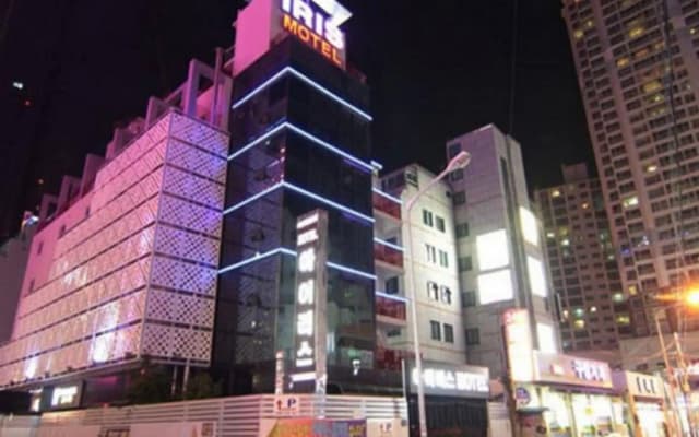 Iris Motel