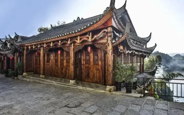 Tusi Xuanfu (Furong Town Waterfall Store)