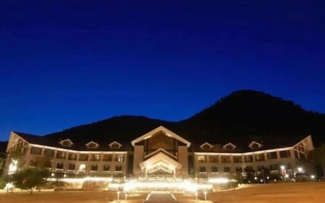 Yixing Yangxian Lake Junlai Hotel Co., Ltd.