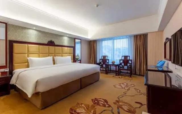 Vienna Hotel Jingxi Zhongshan Park