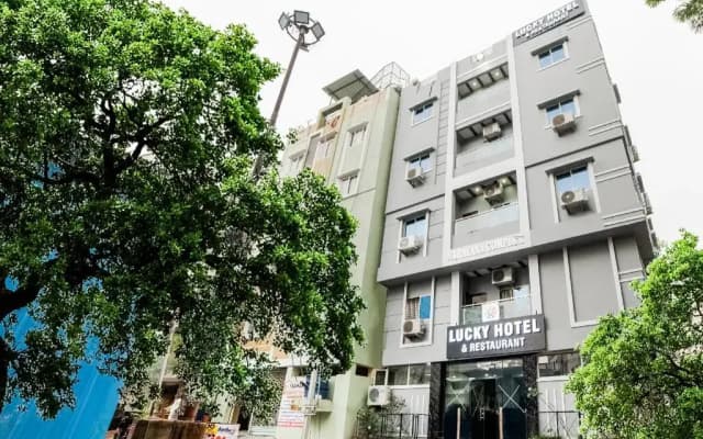 Lucky Hotels by OYO Rooms
