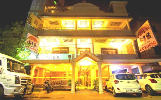 Jjs Park Inn