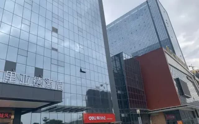 Kyriad Marvelous Hotel (Fangchenggang Administration Center, High Speed Railway Station)