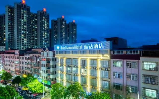 Blue Diamond Hotel (Guigang West Bus Station)