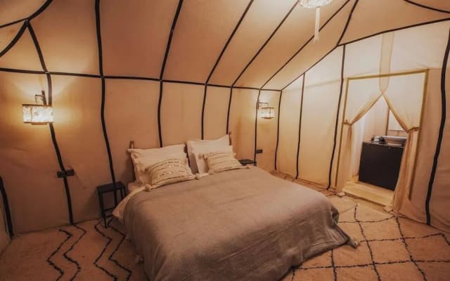 Merzouga Luxury Camp