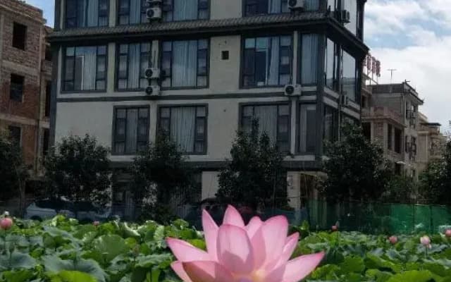 Fuxian Lake Dingyi Inn