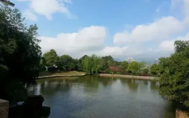 Longhushan Daoyuan Villa