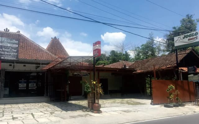 NDalem Joglo Krawitan Syariah