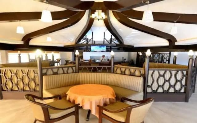 Hotel Raj Hans