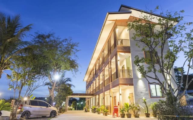 Yaibua Hotel
