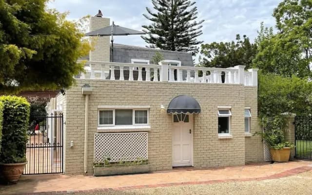 Charming Guest Suite in the Constantia Wine Valley (Adults Only)