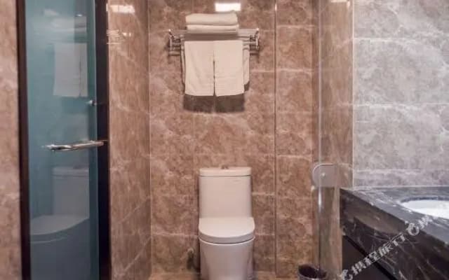 Huating Business Hotel
