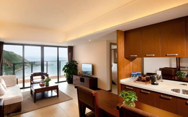 Island Skylight Resort