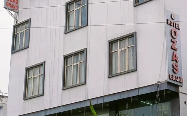 Hotel Ozas Grand