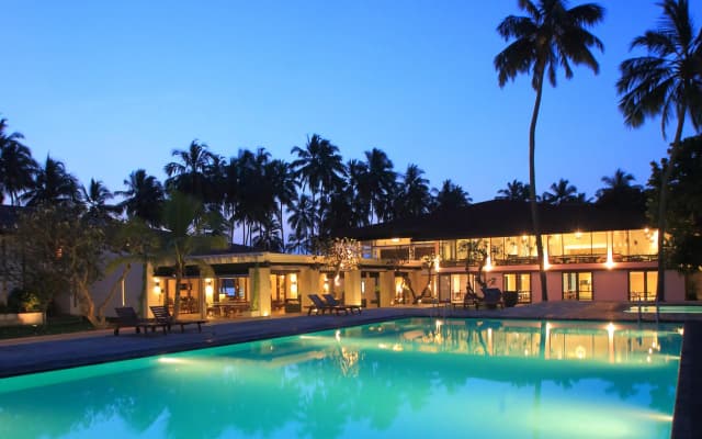 Курортный отель Avani Kalutara Resort