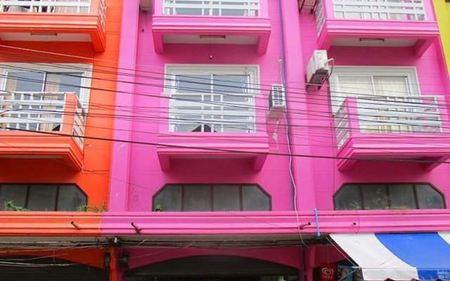 Yai Shop & Rooms