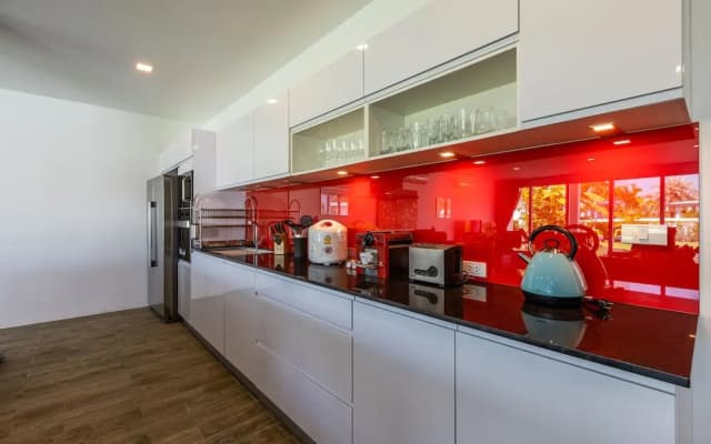 Modern 3 bedroom Pool Villa PG19