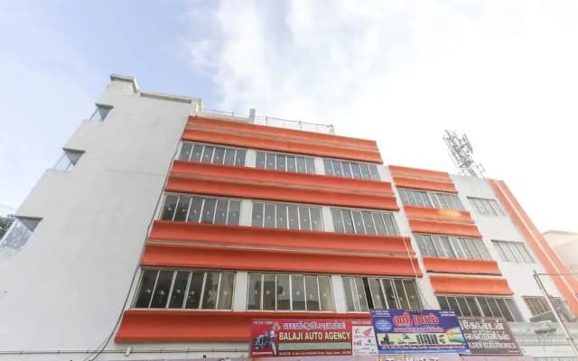 Spot On 62694 Hotel Maruthi