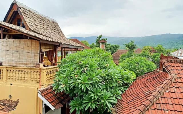 Padang Lovina Sea Side Cottage