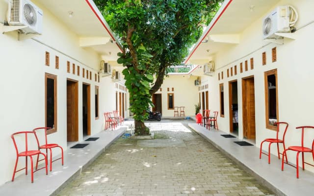 RedDoorz @ Umbul Ponggok Waterpark Klaten